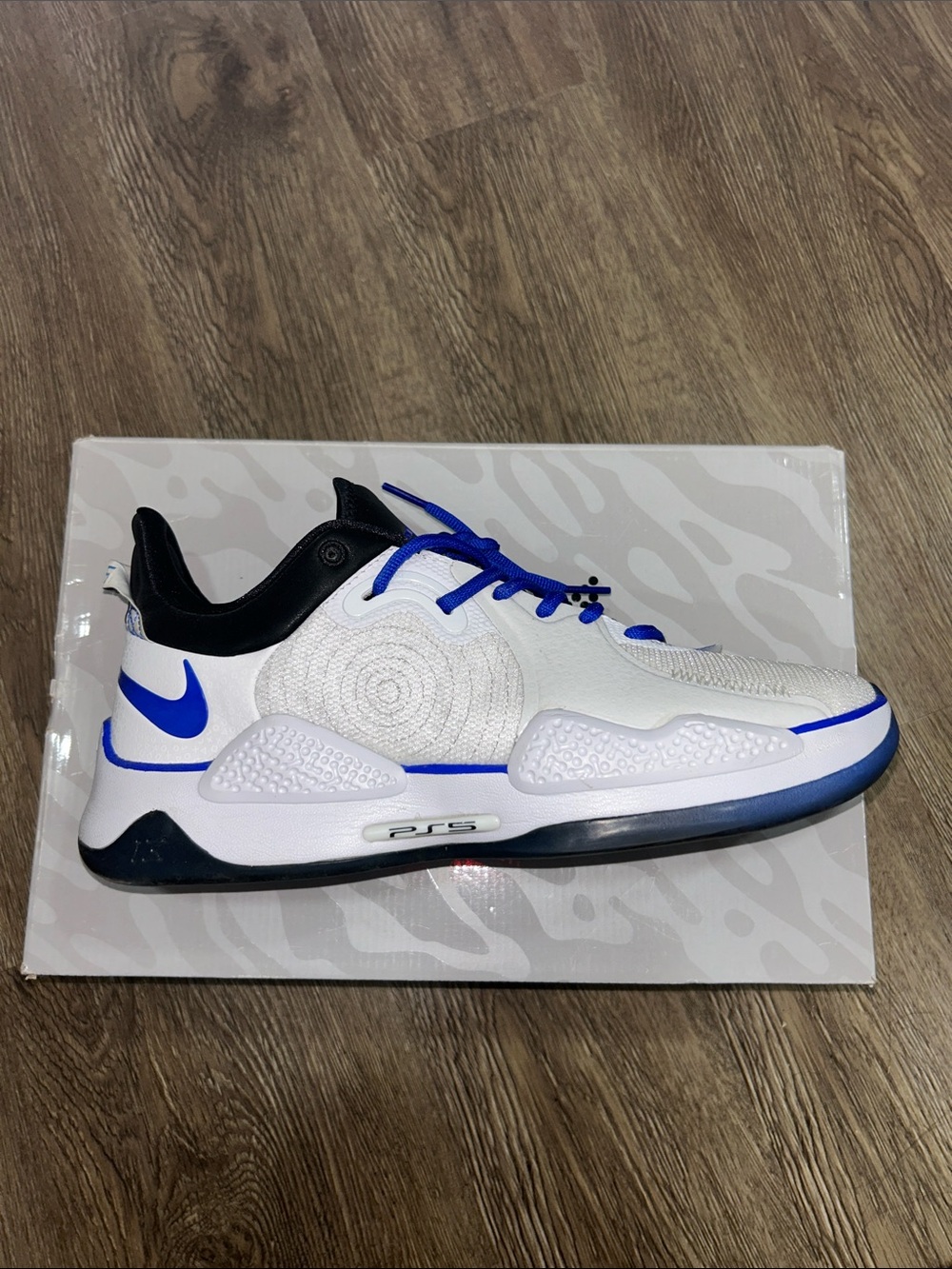 Nike Men’s White & Blue PlayStation X Paul George Sneakers with Black Accents